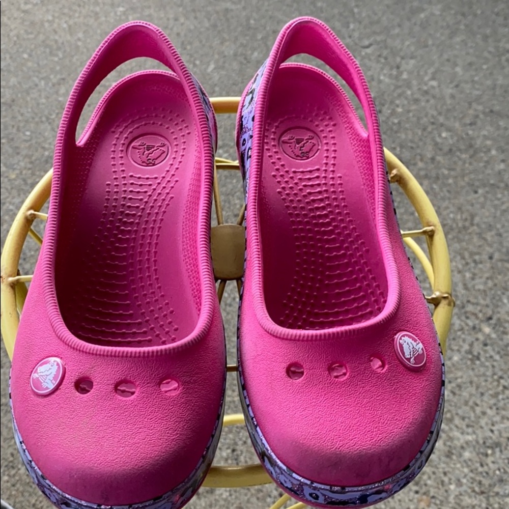 Pink girls crocs